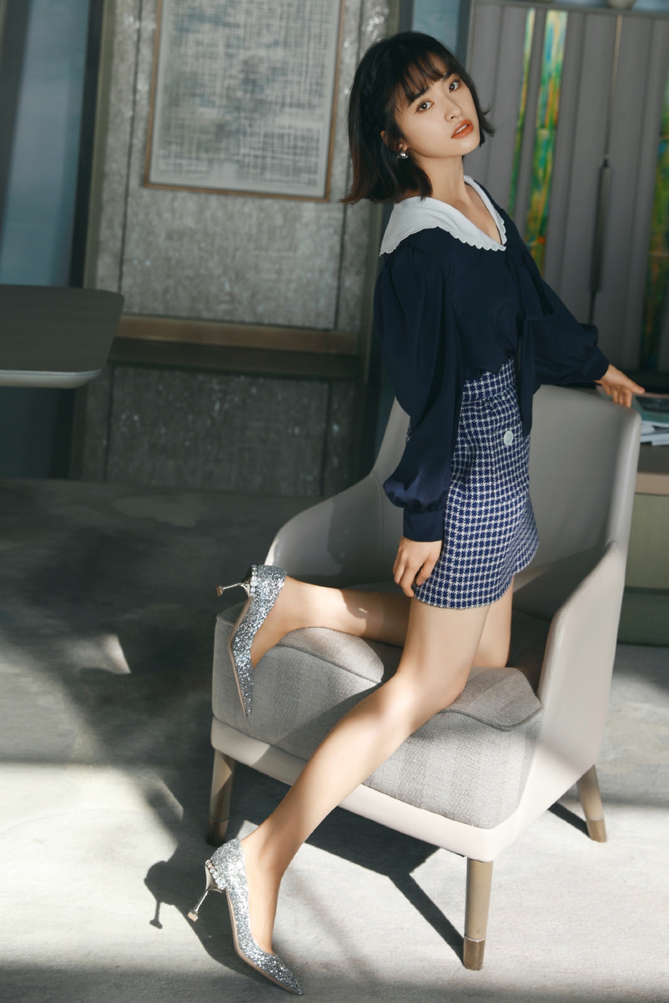 沈月短发齐刘海翻领连衣裙写真