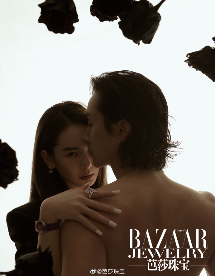 戚薇李承铉气氛甜蜜画面温馨写真