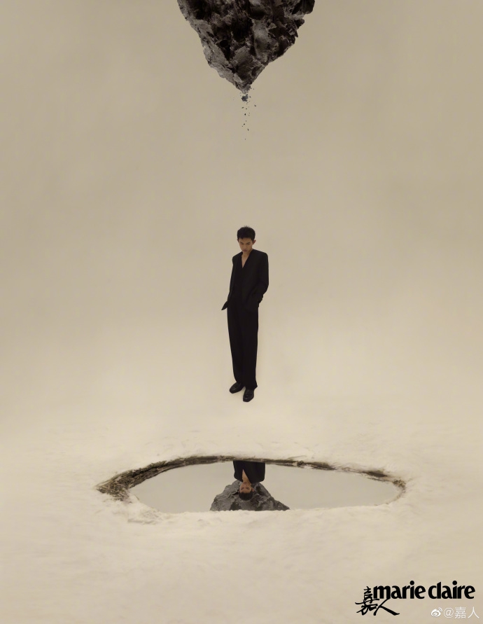 易烊千玺空气炸毛帅气十足写真