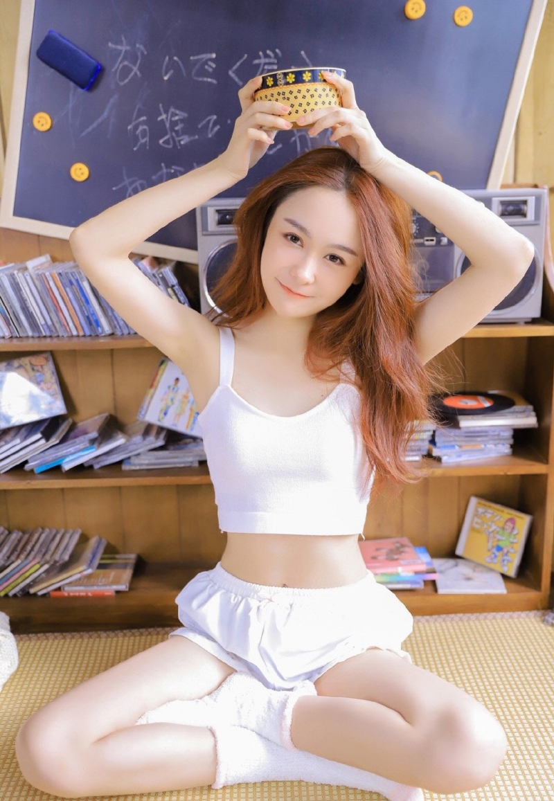 漂亮妹子小蛮腰大长腿精选图片