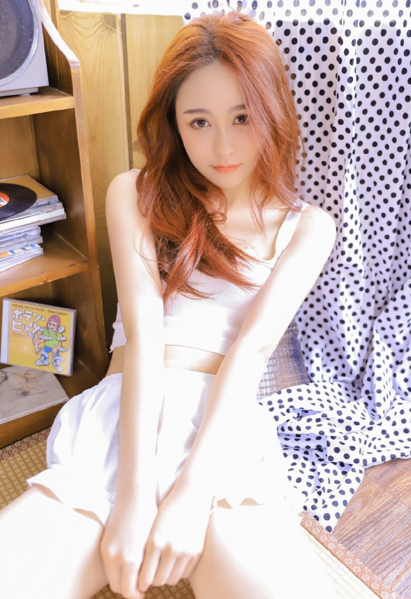 漂亮妹子小蛮腰大长腿精选图片