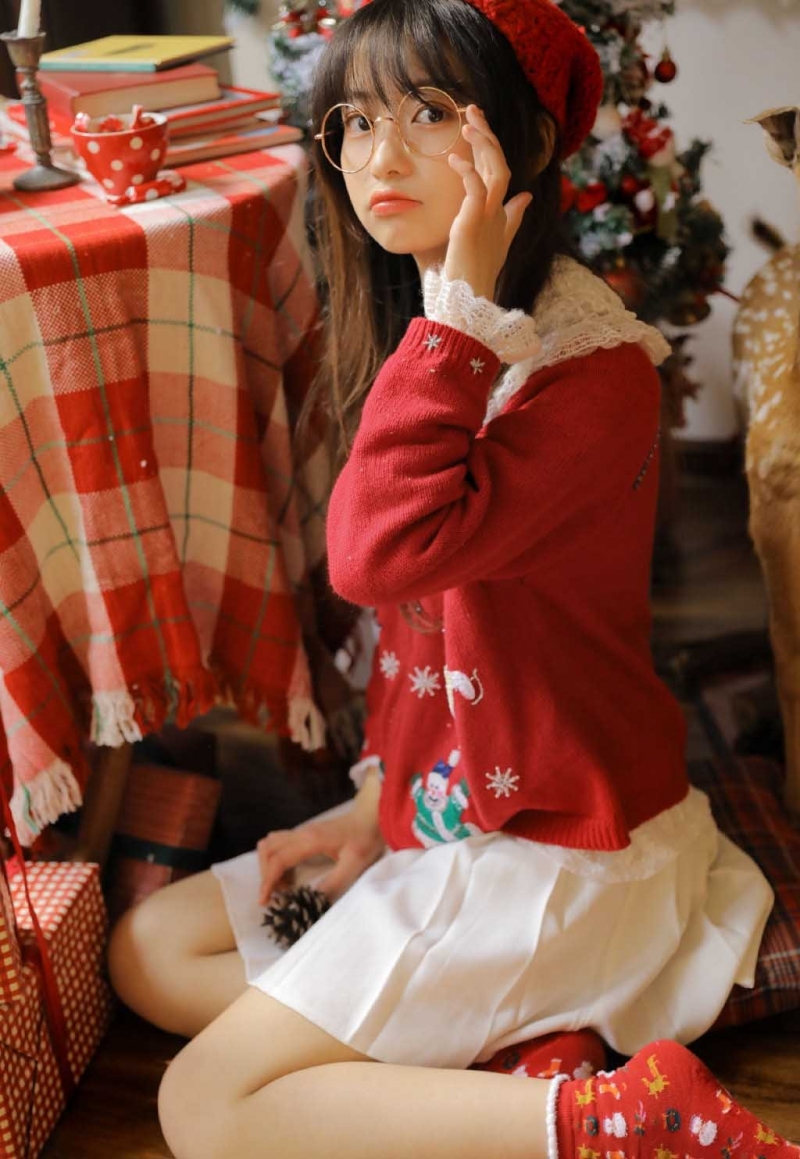 超短裙美女清新可人圣诞节写真