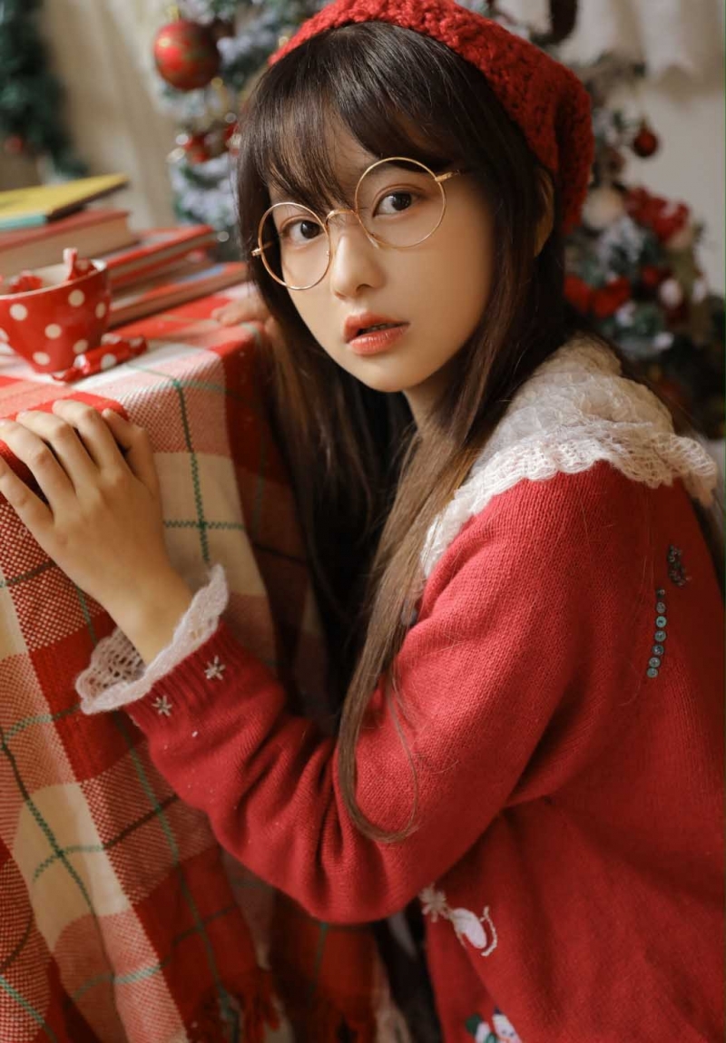 超短裙美女清新可人圣诞节写真