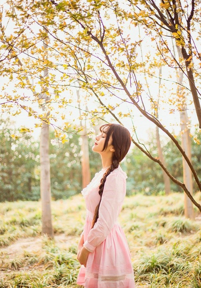 麻花辫小姐姐漂亮脸蛋精选图片