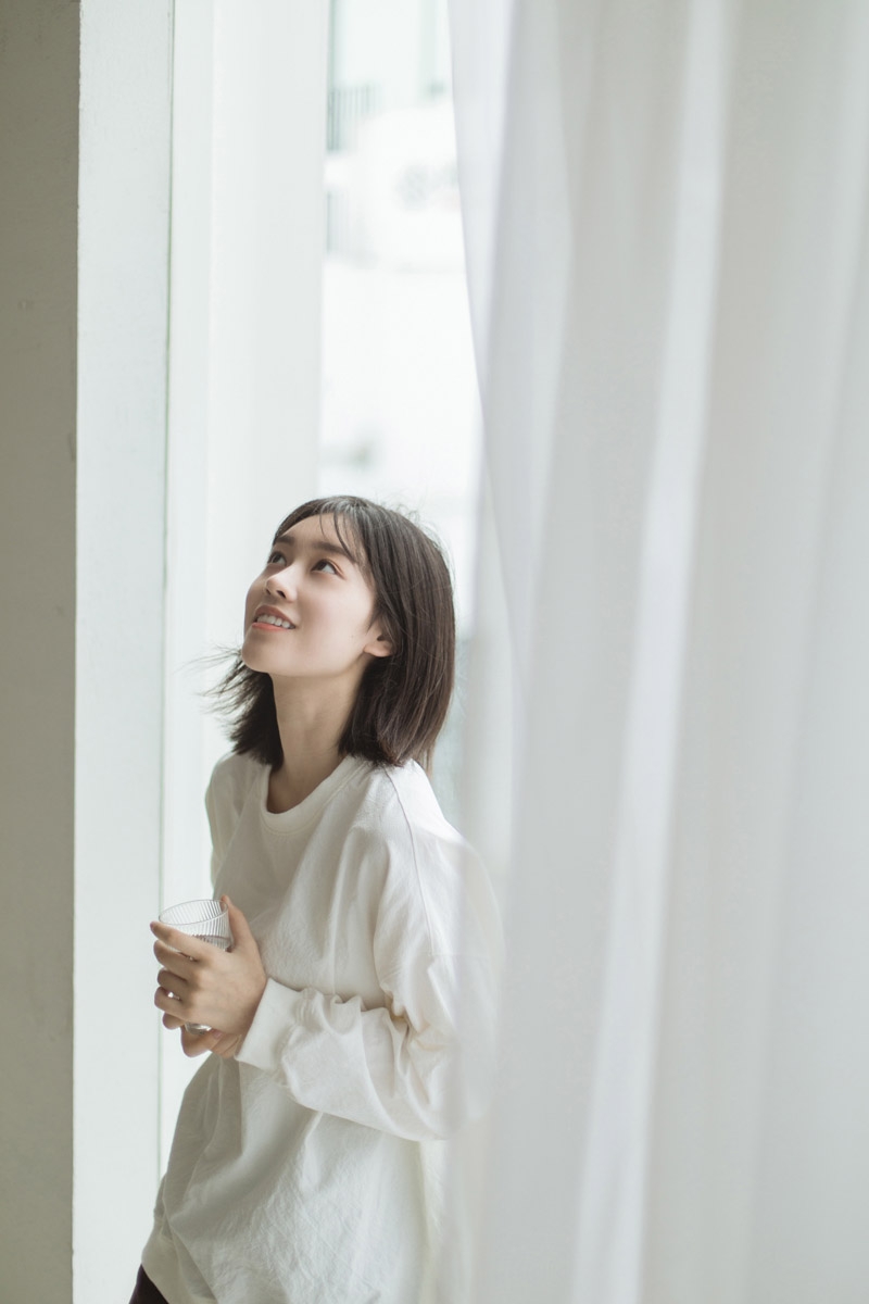 清纯美女齐肩短发清新可人图片