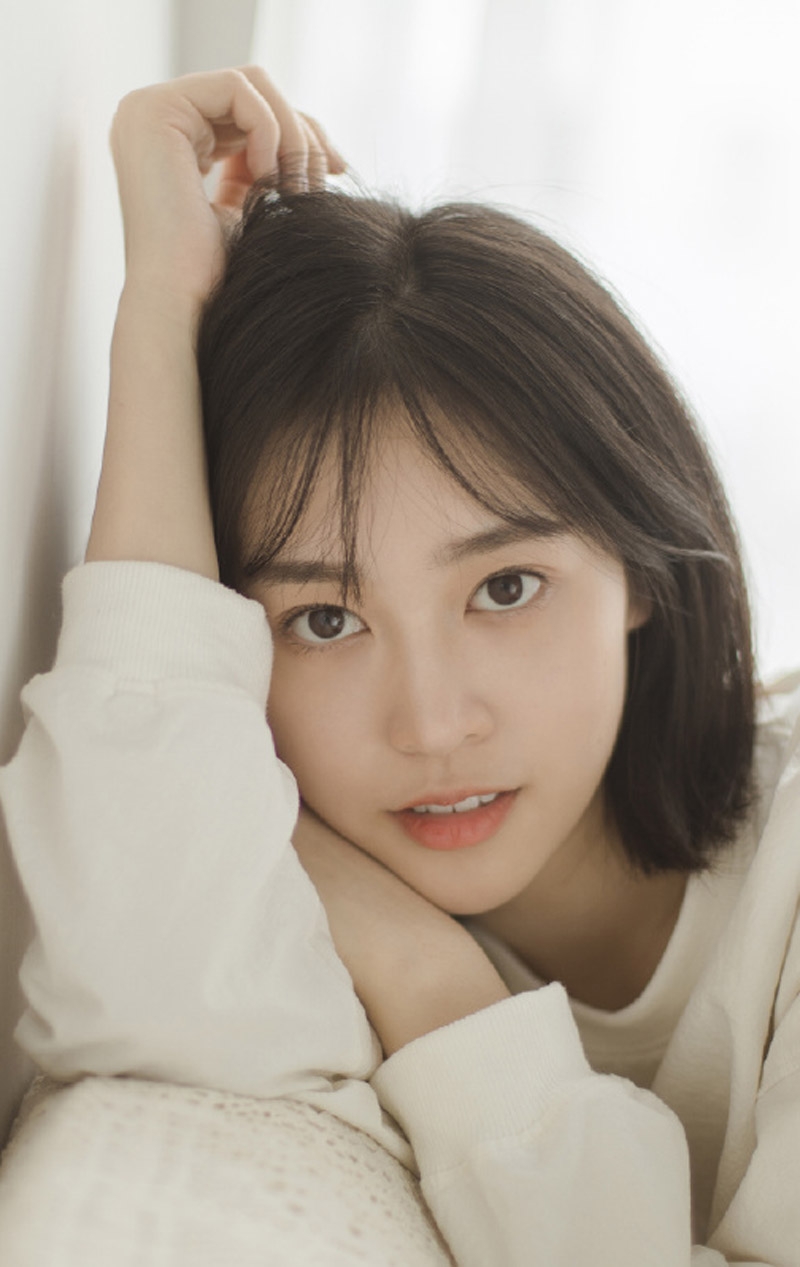 清纯美女齐肩短发清新可人图片