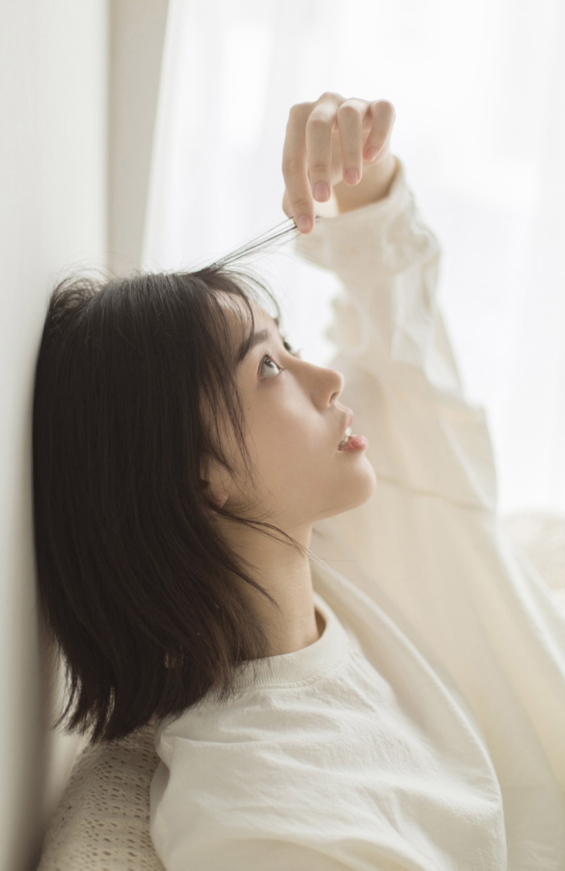 清纯美女齐肩短发清新可人图片