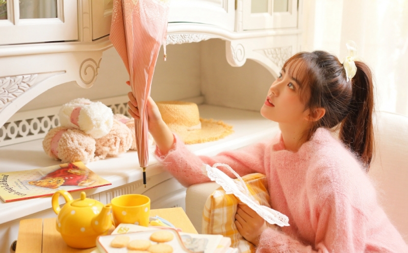 高马尾美女白皙大长腿私房写真