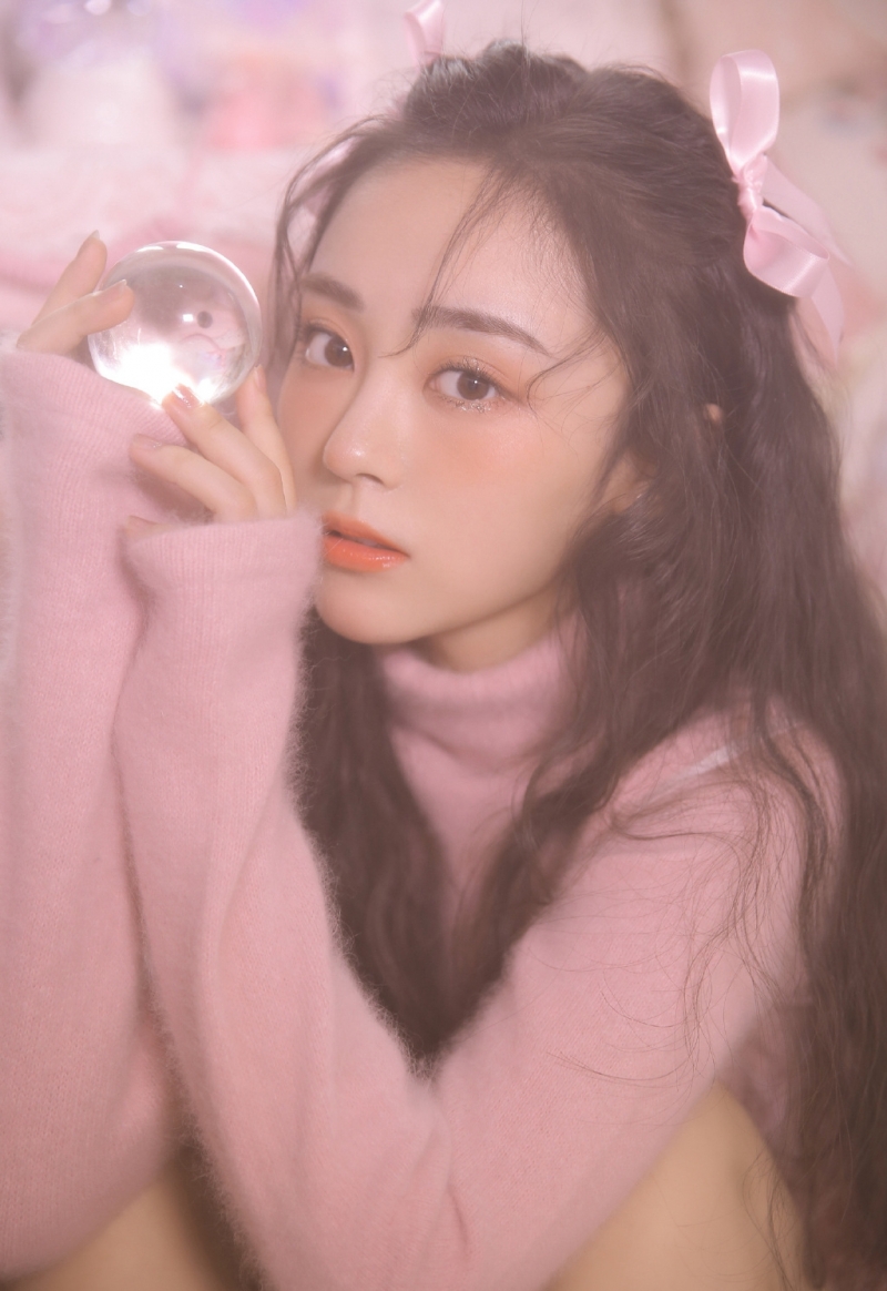 粉嫩小妹波浪卷发浪漫优雅图片