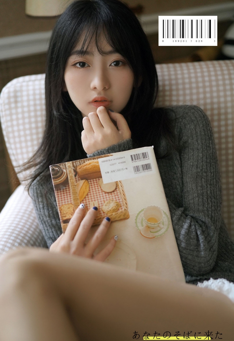 高挑美女超短裤大长腿私房写真