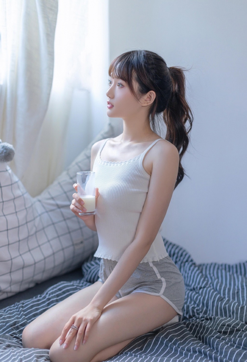 邻家女孩运动短裤修长美腿私拍