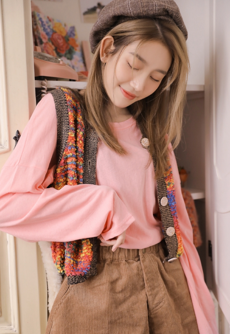 金发美少女白皙大长腿私房写真