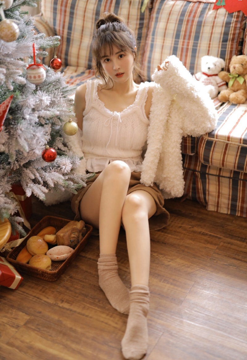 高马尾小姐姐超短裤大长腿美图