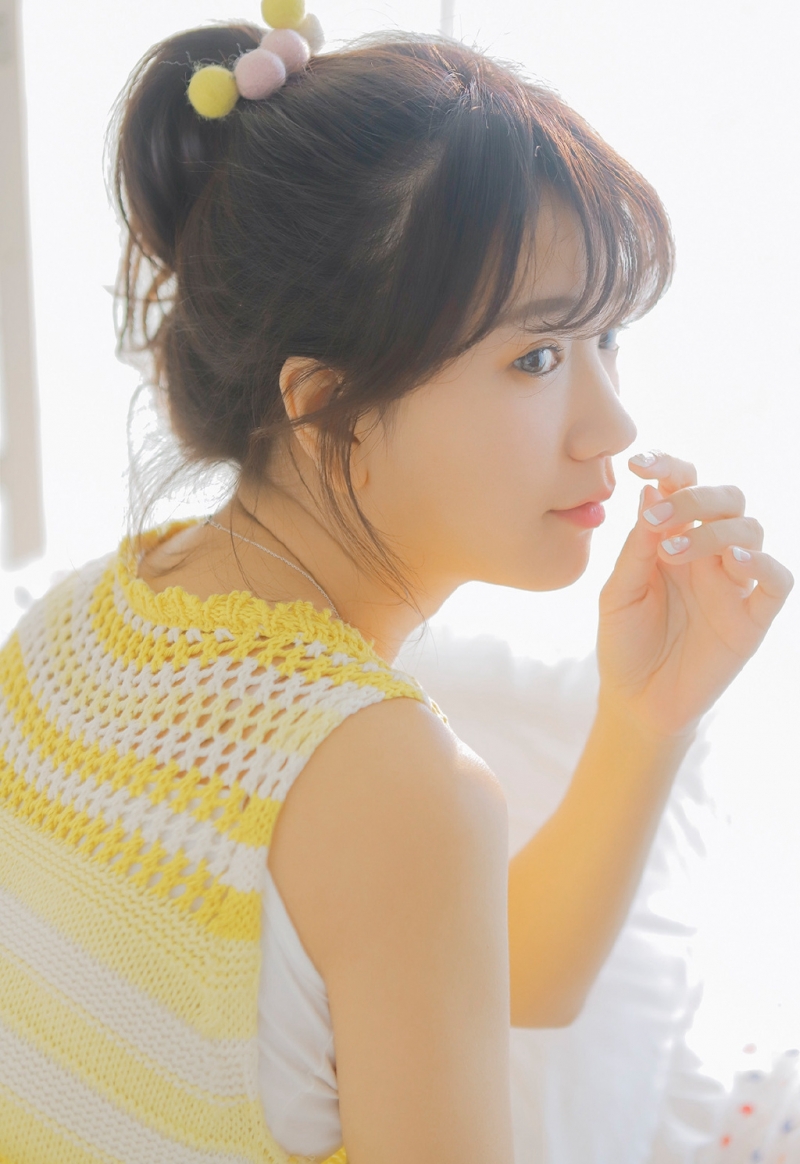 连衣裙小姐姐美腿玉足私房写真