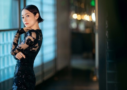 马伊P镂空刺绣长裙大方优雅写真