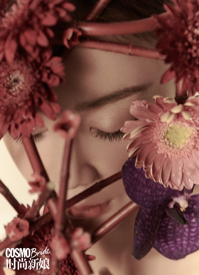 袁姗姗精致空气妆容气质出众写真