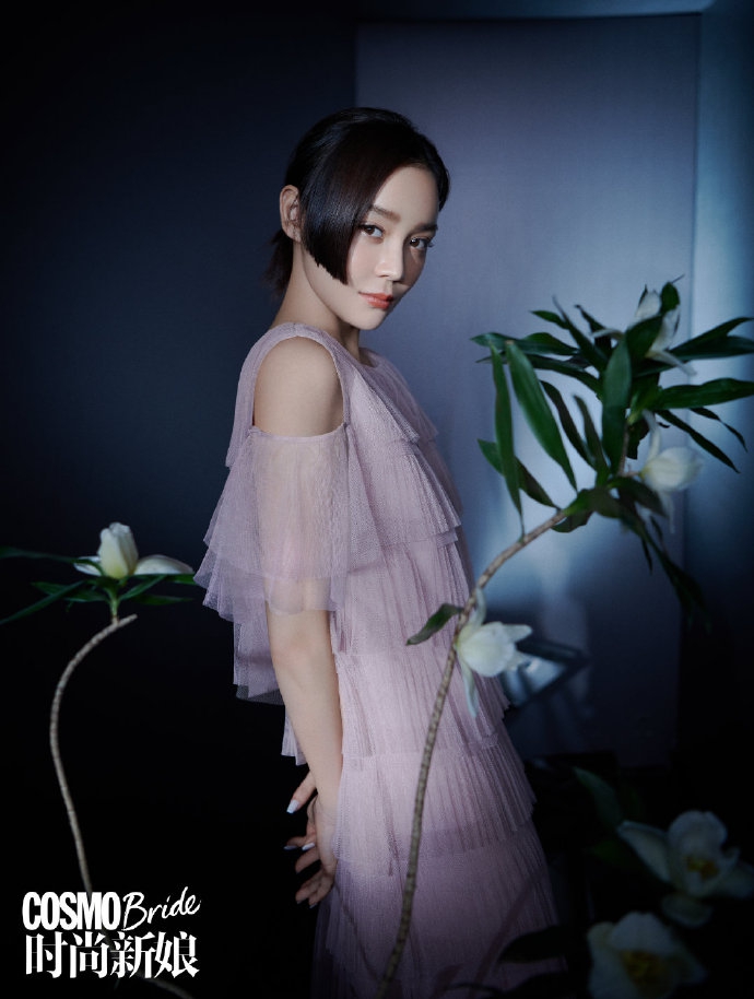 袁姗姗精致空气妆容气质出众写真