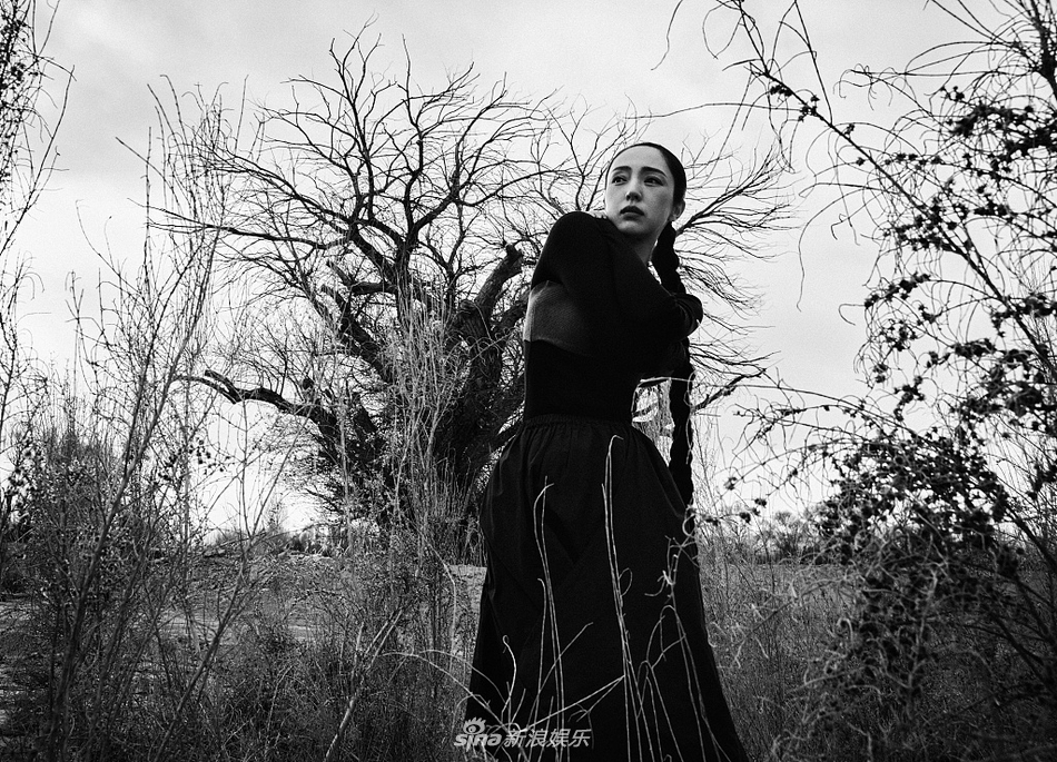 董璇化身侠女禅意十足时尚写真