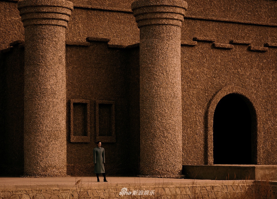 董璇化身侠女禅意十足时尚写真