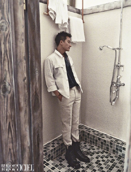 黄轩百变造型演绎多样魅力写真