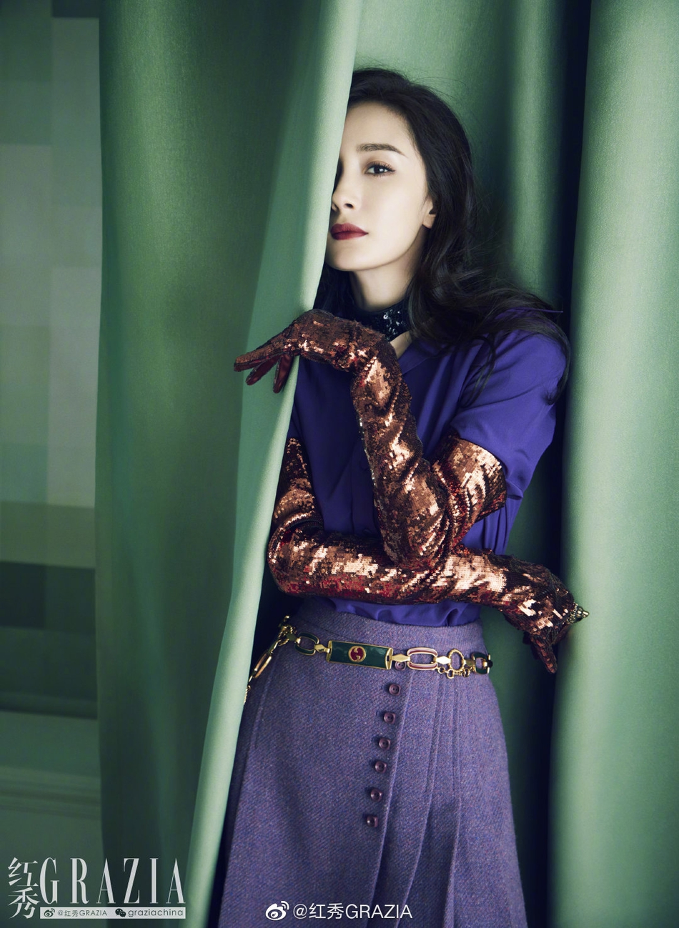 杨幂高跟黑丝妩媚迷人时尚写真