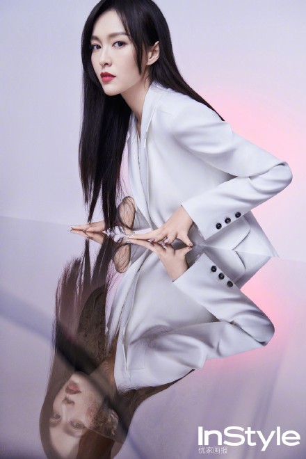 唐嫣黑长直发造型又酷又飒写真