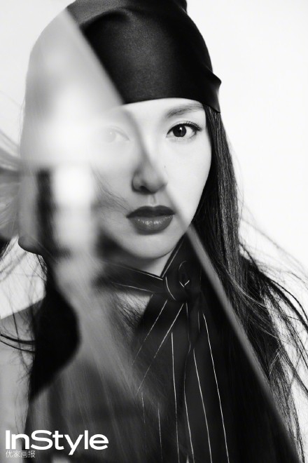 唐嫣黑长直发造型又酷又飒写真