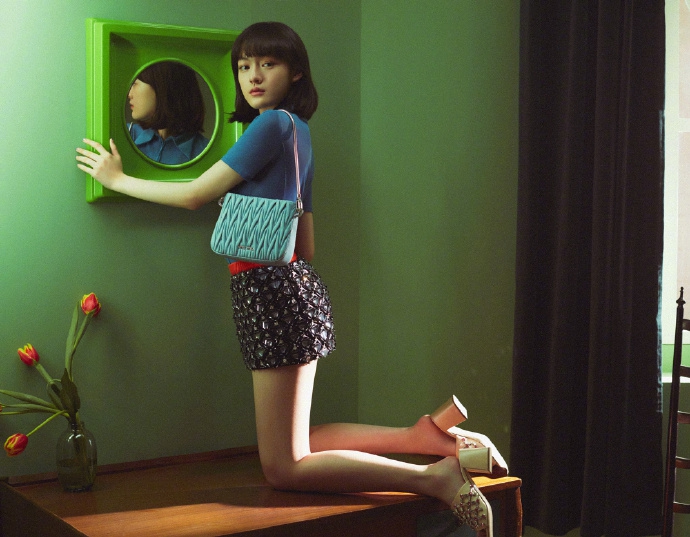 文淇标志性短发俏丽又灵动写真