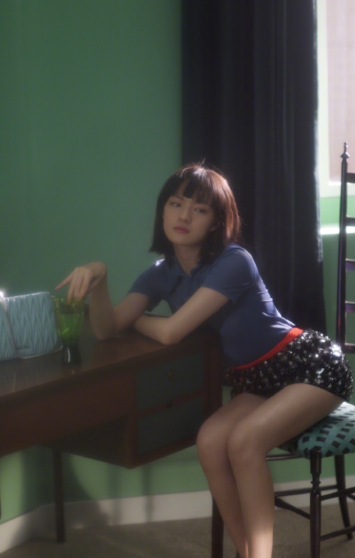 文淇标志性短发俏丽又灵动写真