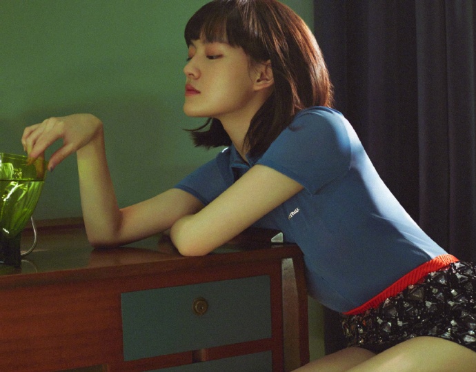 文淇标志性短发俏丽又灵动写真