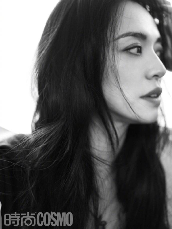 姚晨举手投足彰显从容气质写真