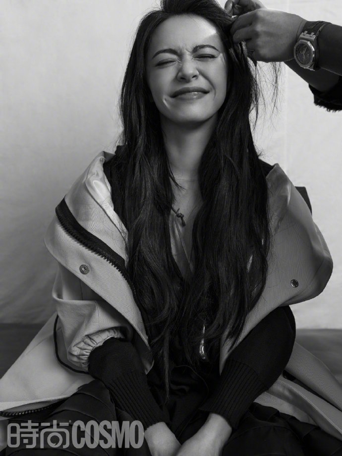 姚晨举手投足彰显从容气质写真