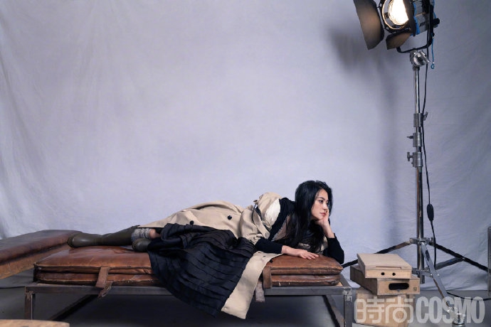 姚晨举手投足彰显从容气质写真