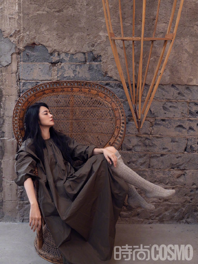 姚晨举手投足彰显从容气质写真