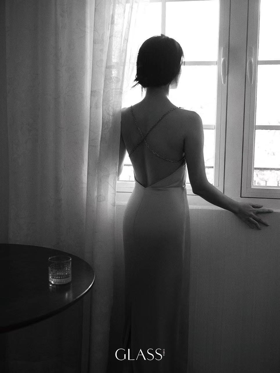 姚晨大玩下衣失踪长腿吸睛写真