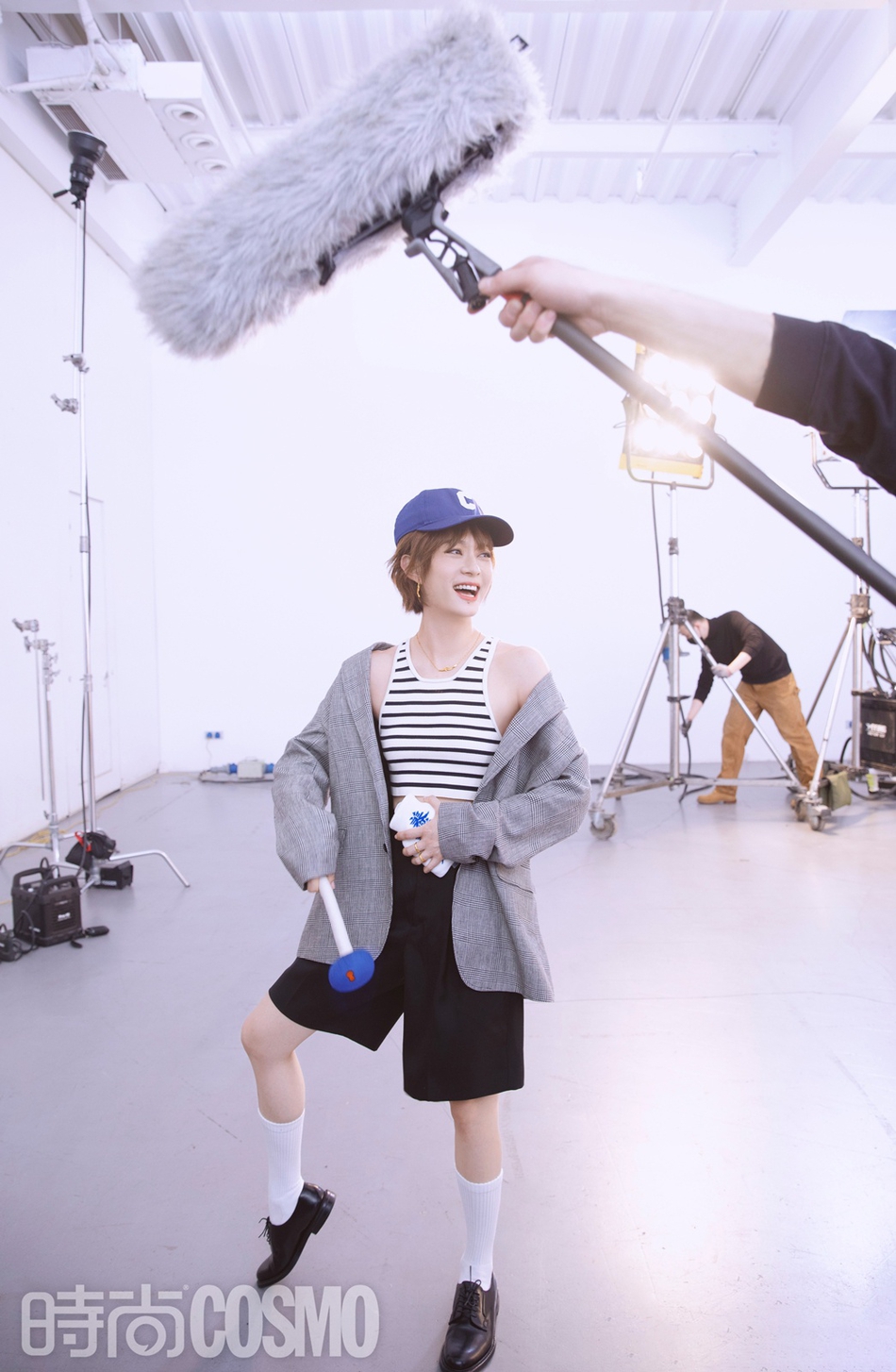 孙俪酷飒出镜展现满满活力写真