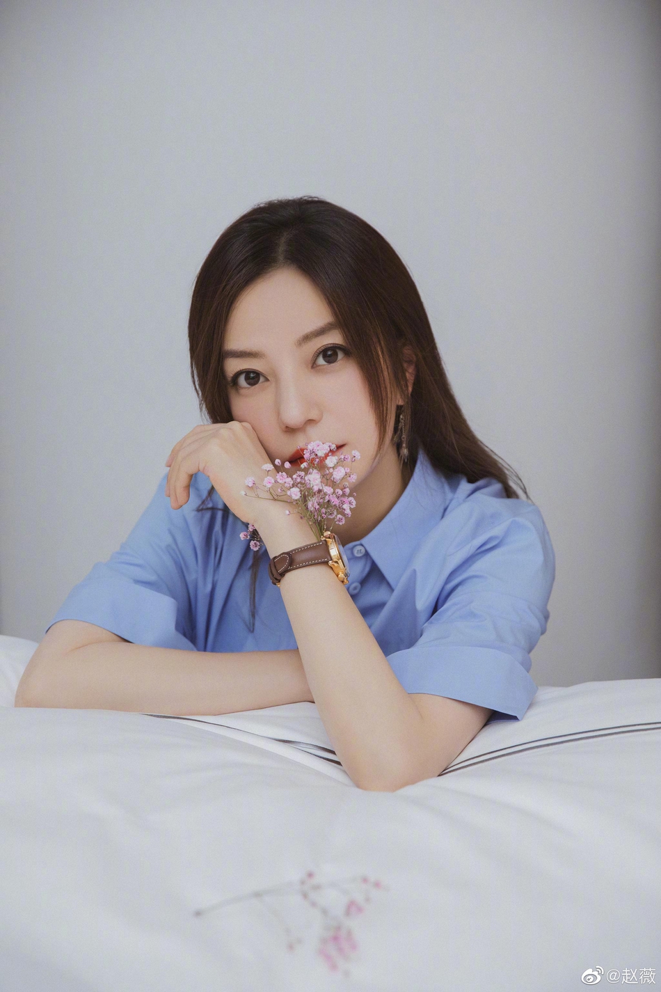 赵薇皮肤紧致状态年轻写真美照