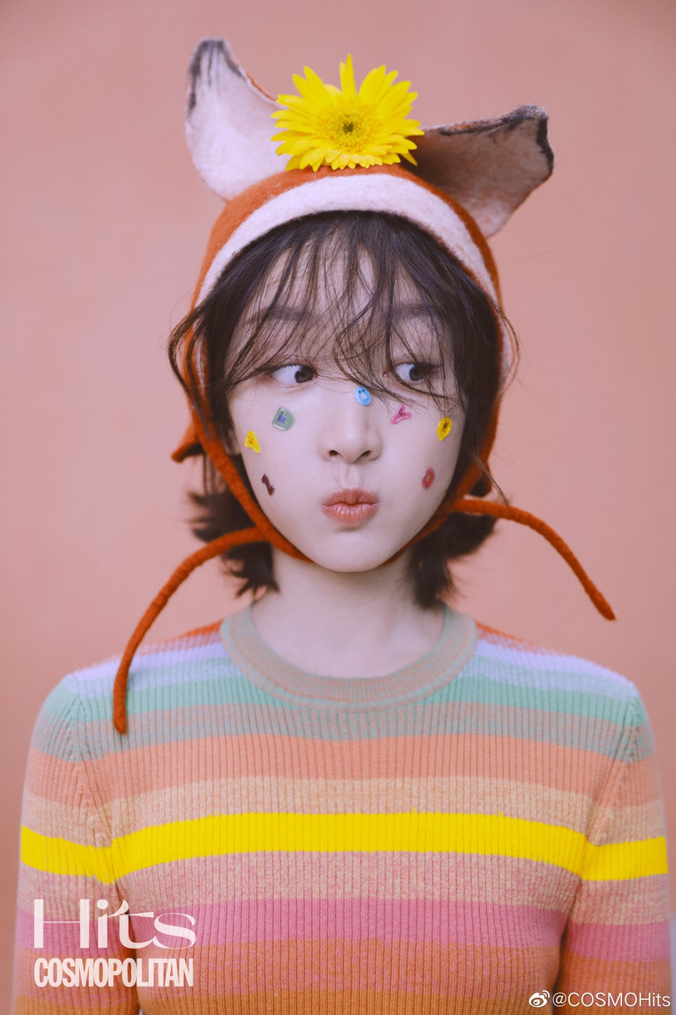 周冬雨鬼马可爱灵气十足杂志写真