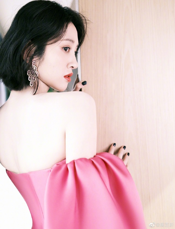 唐艺昕大秀身材性感撩人写真美照