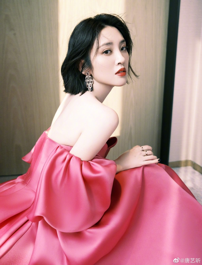 唐艺昕大秀身材性感撩人写真美照