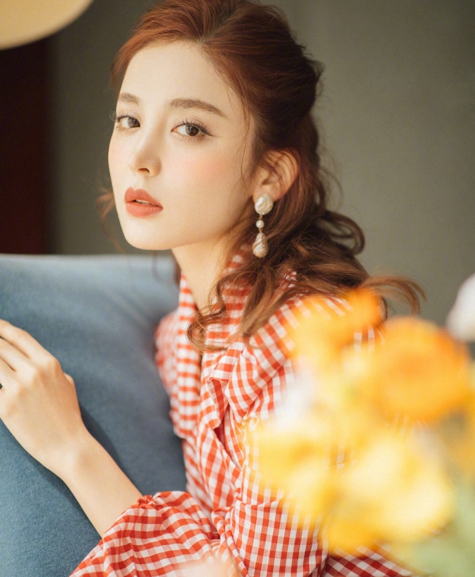 古力娜扎午后暖阳浪漫甜美写真