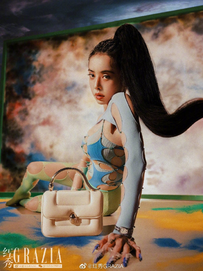 蔡依林魅惑眼妆野性十足杂志写真