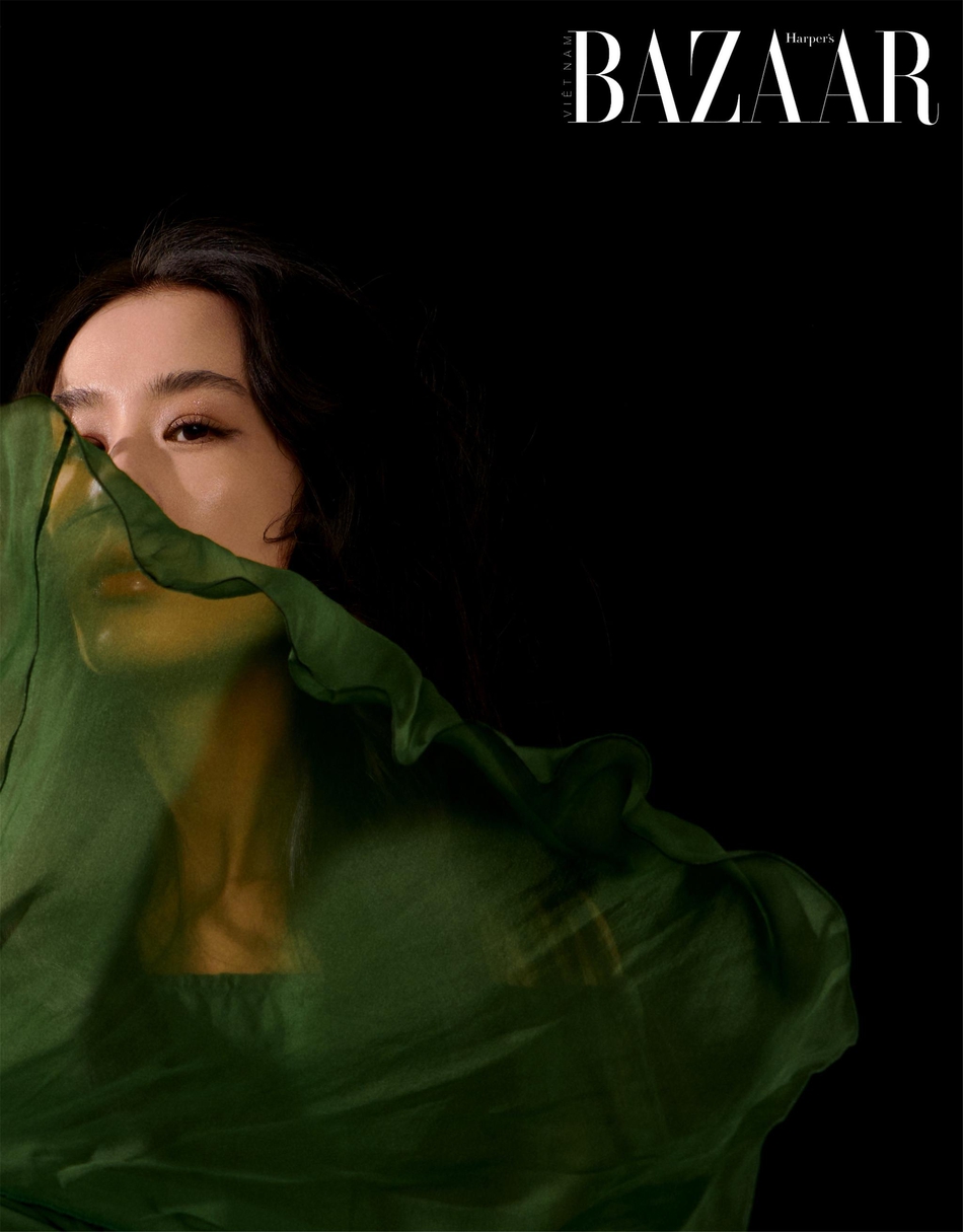 黄圣依化身中世纪宫廷女郎写真