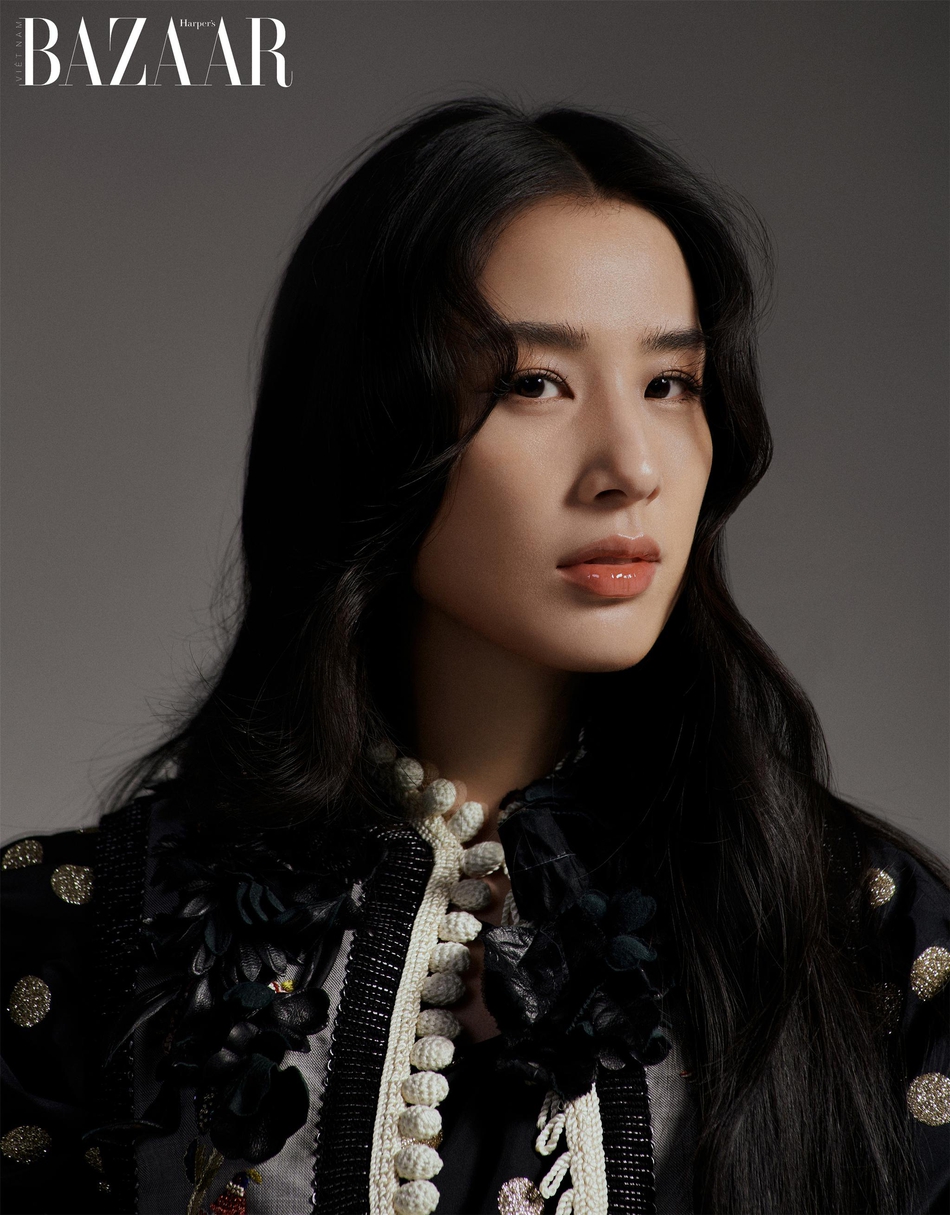 黄圣依化身中世纪宫廷女郎写真