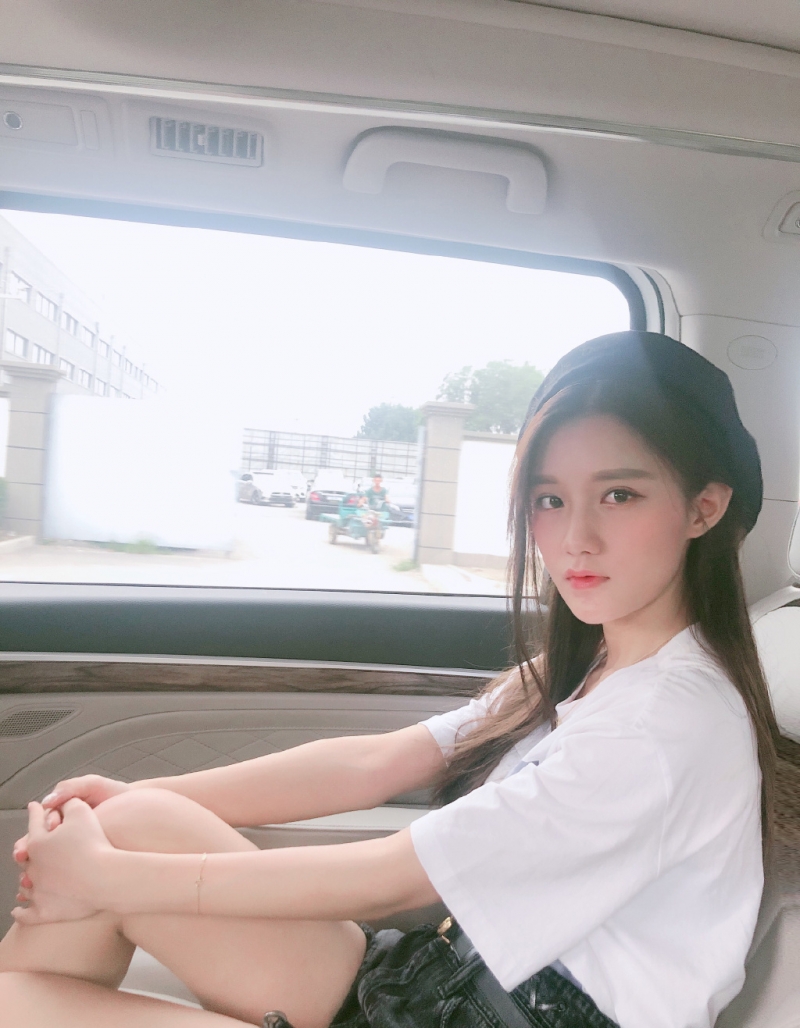 陈意涵长发披肩温柔可人写真美照