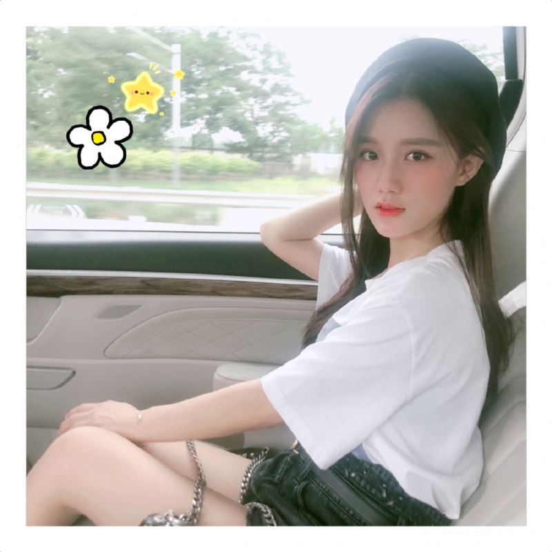 陈意涵长发披肩温柔可人写真美照