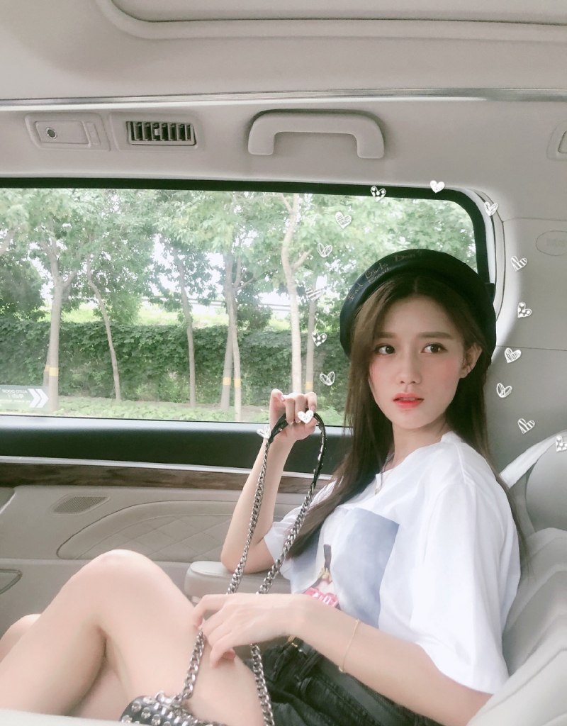 陈意涵长发披肩温柔可人写真美照