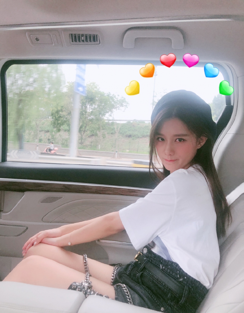 陈意涵长发披肩温柔可人写真美照