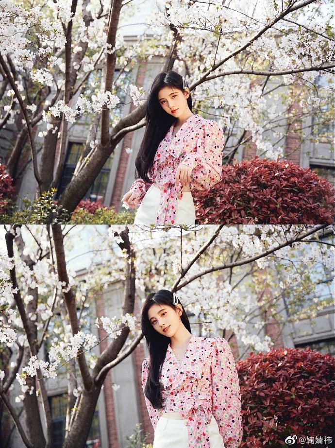 鞠婧t花下甜笑春日气息满满写真