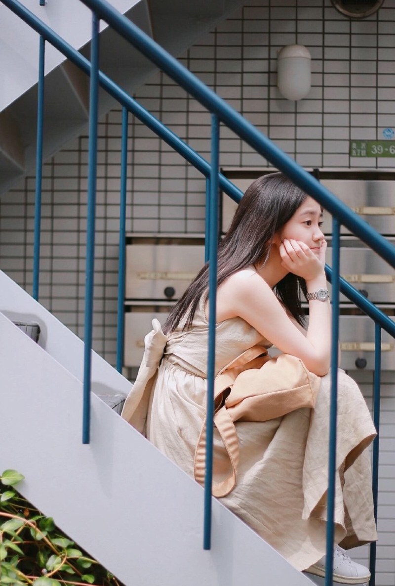 汤梦佳长发飘飘女神范十足写真